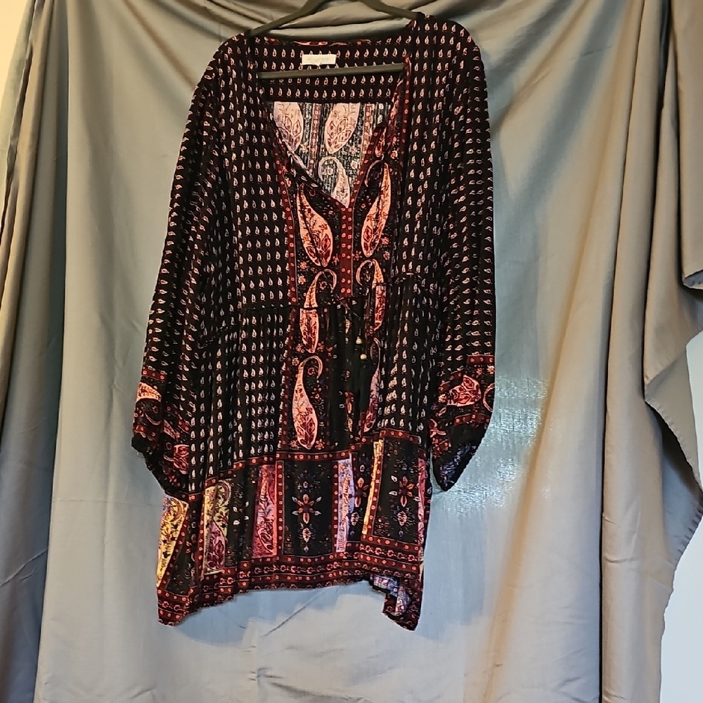 Bohemian Black and Red Women's Top - Picture 3 of 4